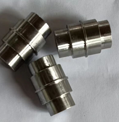 SKD11 elctronic input shaft เส้นผ่านศูนย์กลางศูนย์กลาง 20 มม. พร้อมความแม่นยำสูง + -0.01 การอบชุบด้วยความร้อน