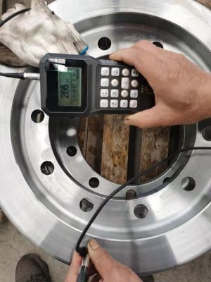 ล้อรางเหล็กขนาดเล็ก ISO 1450 มม. เส้นผ่านศูนย์กลาง 150-560HB ความแข็ง